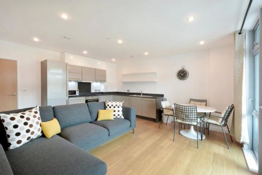 Images for Iona Tower, 33 Ross Way