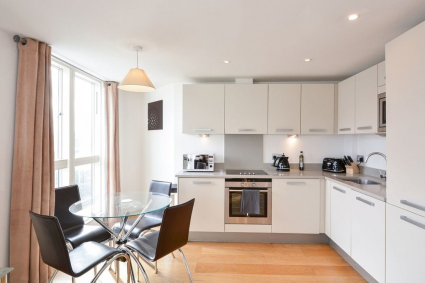 Images for Pavillion House, Water Gardens Square