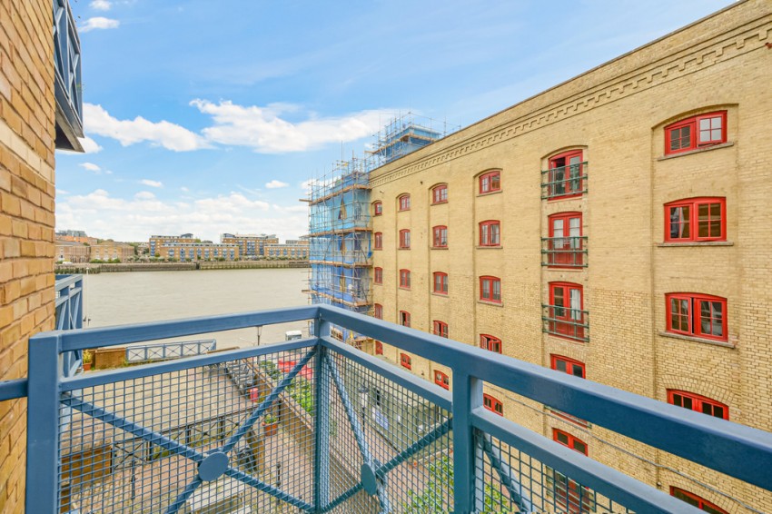 Images for Windsor Court, King & Queen Wharf, SE16
