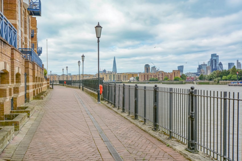 Images for Windsor Court, King & Queen Wharf, SE16