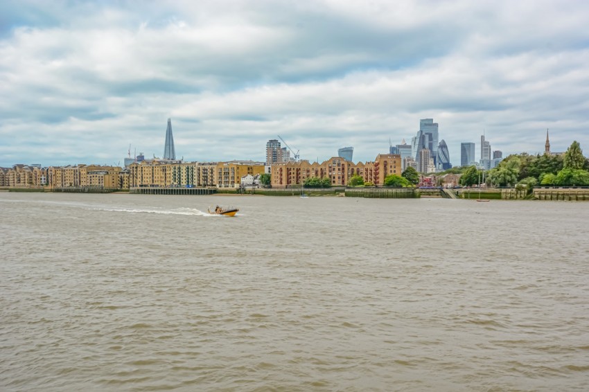 Images for Windsor Court, King & Queen Wharf, SE16