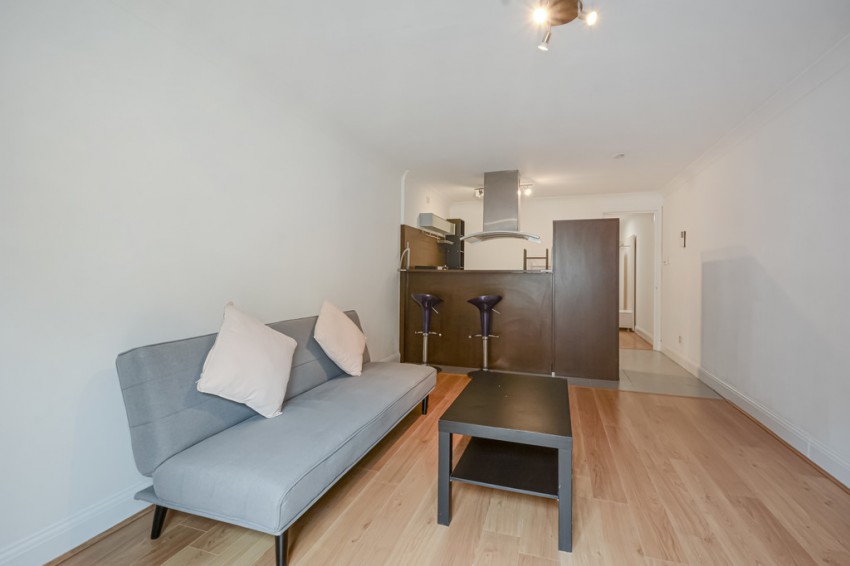 Images for Windsor Court, King & Queen Wharf, SE16