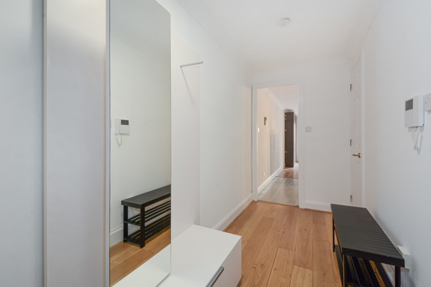 Images for Windsor Court, King & Queen Wharf, SE16