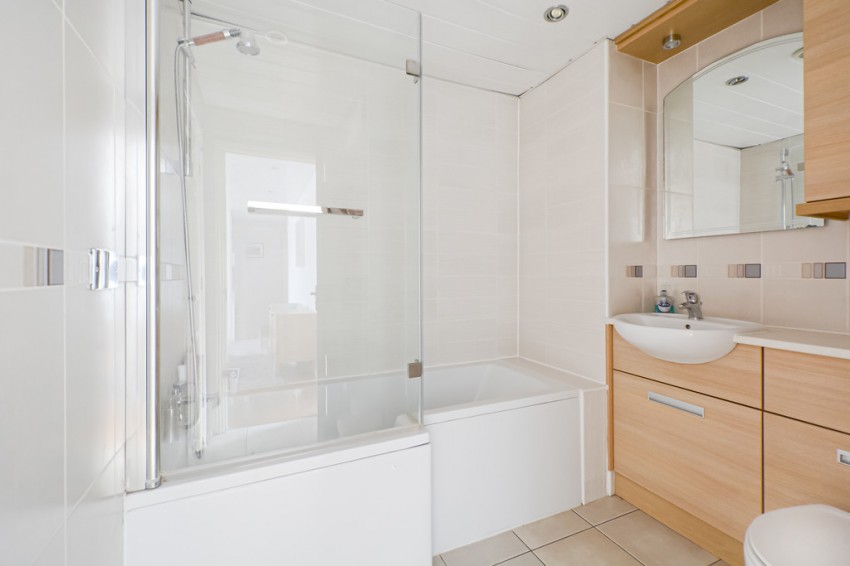 Images for Dunnage Crescent, SE16