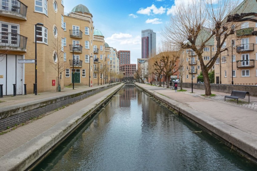 Images for Wolfe Crescent, Canada Water, SE16